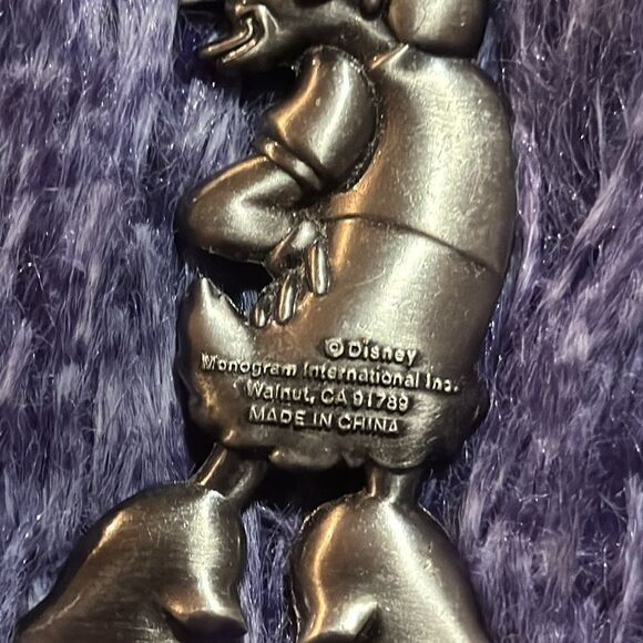 daisy duck pewter key chain - Picture 4 of 4